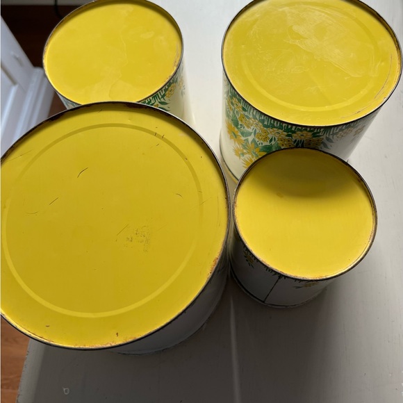 Set of 4 Vintage Metal Canisters - Picture 6 of 10